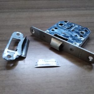 Picaporte UNI canto redondo A/20 P/50 Eje 47mm inox - 200047CRIN
